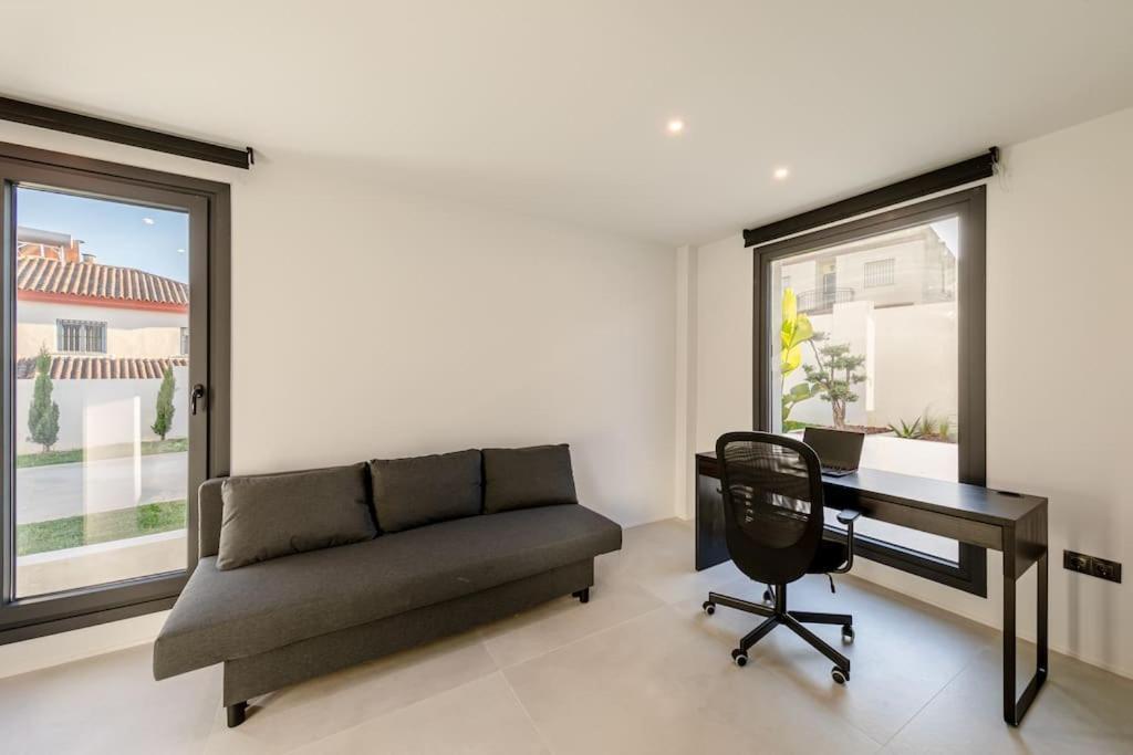 Villa Con Piscina Privada Gelves Buitenkant foto